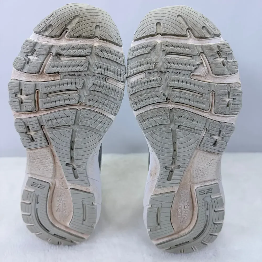 Brooks Adrenaline GTS 22 Womens Running Shoes Size 9.5 White Grey Athletic